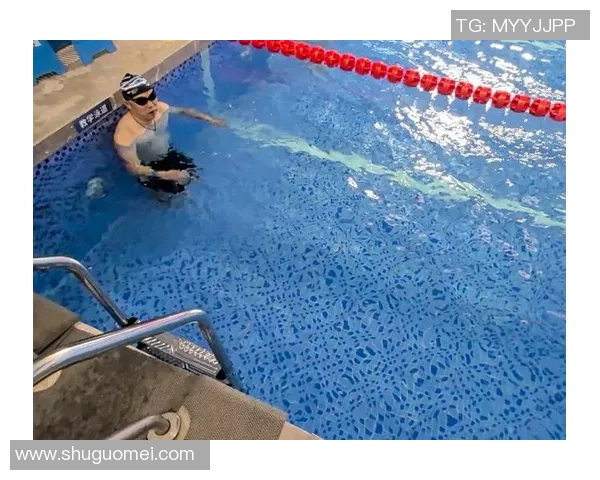 蝶泳技巧全面提升与常见问题解析，助你轻松突破泳技瓶颈